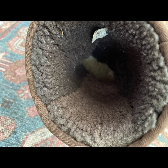 UGG Women's Classic Short Winter Boots - Picture 9 of 11